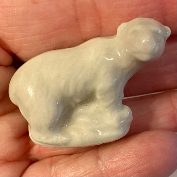 Wade figurine - promotion w/ Red Rose Tea - porcelain POLAR BEAR from England - Picture 3 of 4